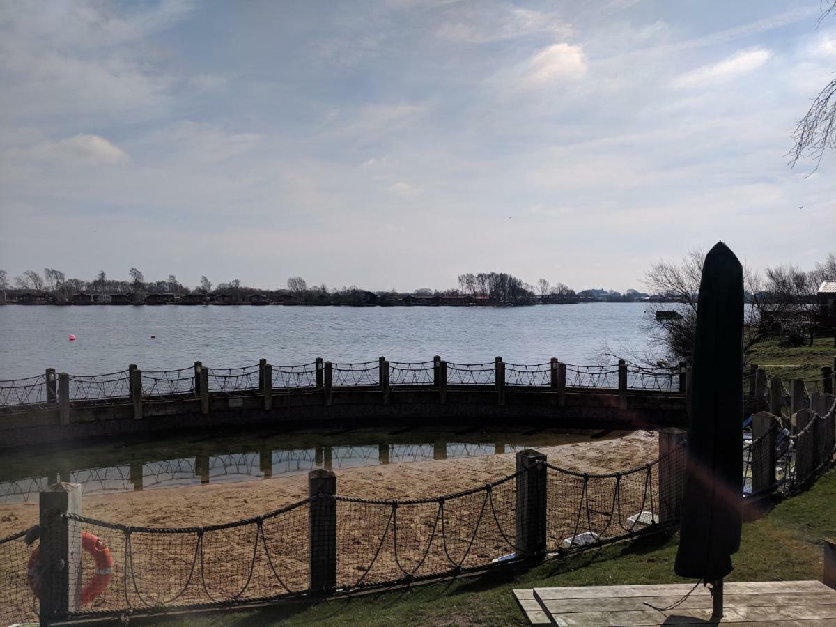 P&D'S Pearl Caravan At Tattershall Lakes Country Park Hotel Exterior photo