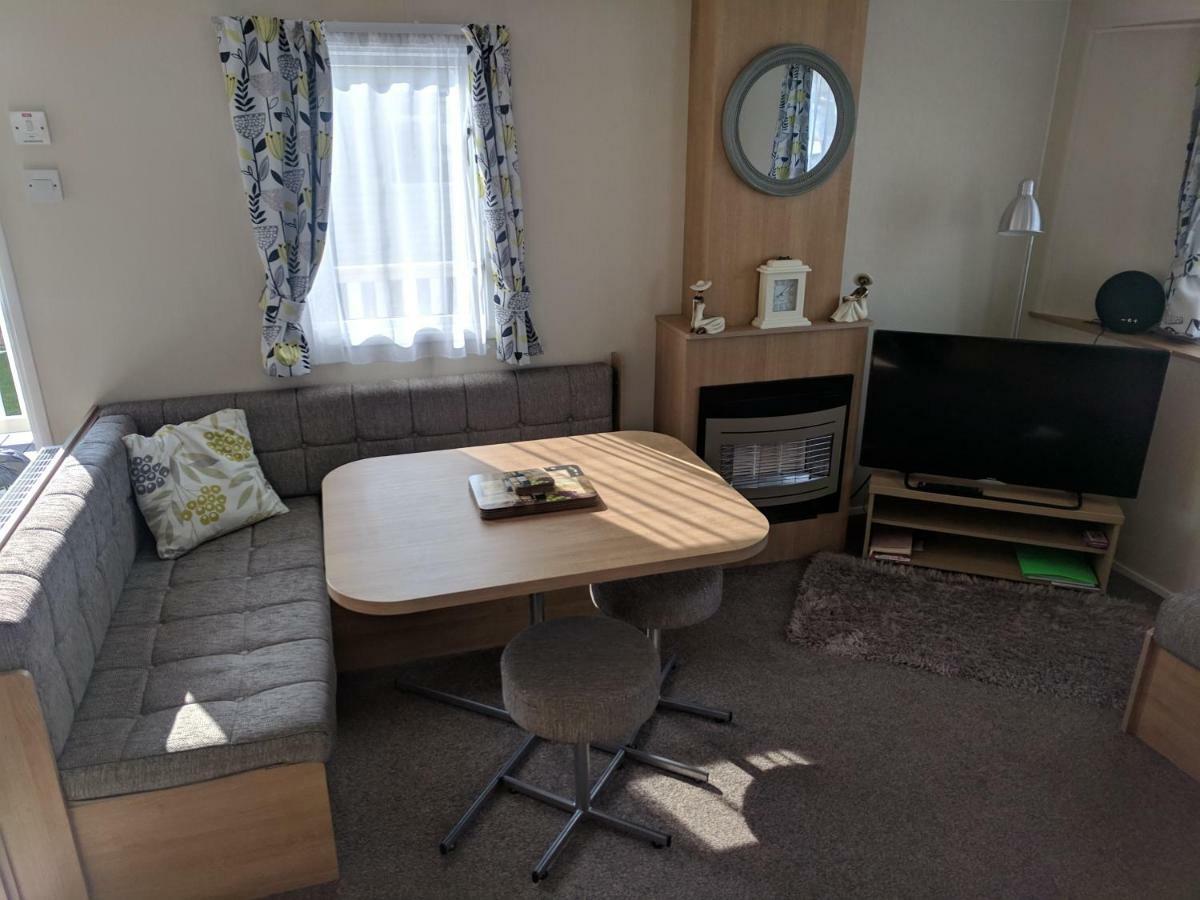 P&D'S Pearl Caravan At Tattershall Lakes Country Park Hotel Exterior photo